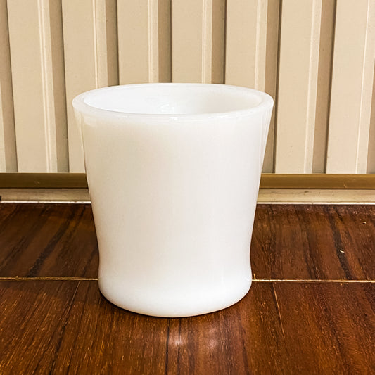 FireKing White D handle Mug, Made in USA 1960s (Wht-3)