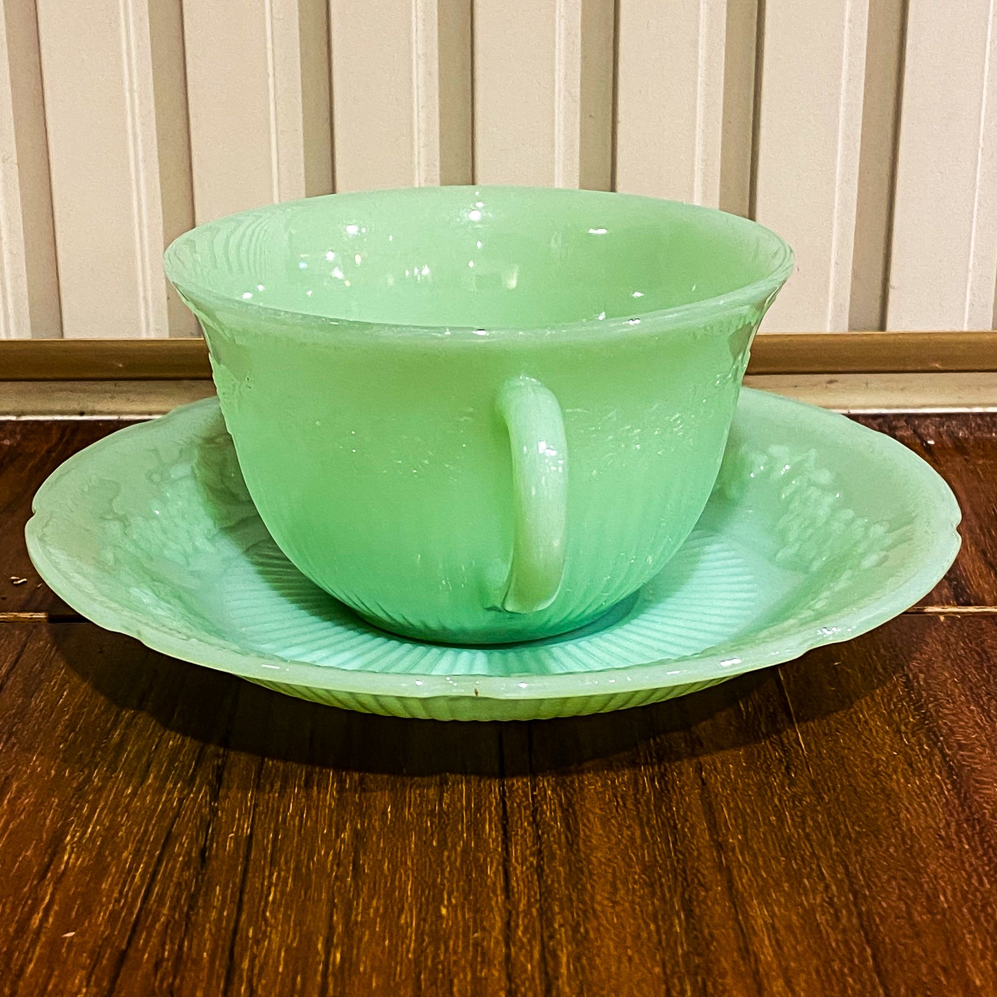 FireKing Jadeite Alice Cup & Sauce (alice1)