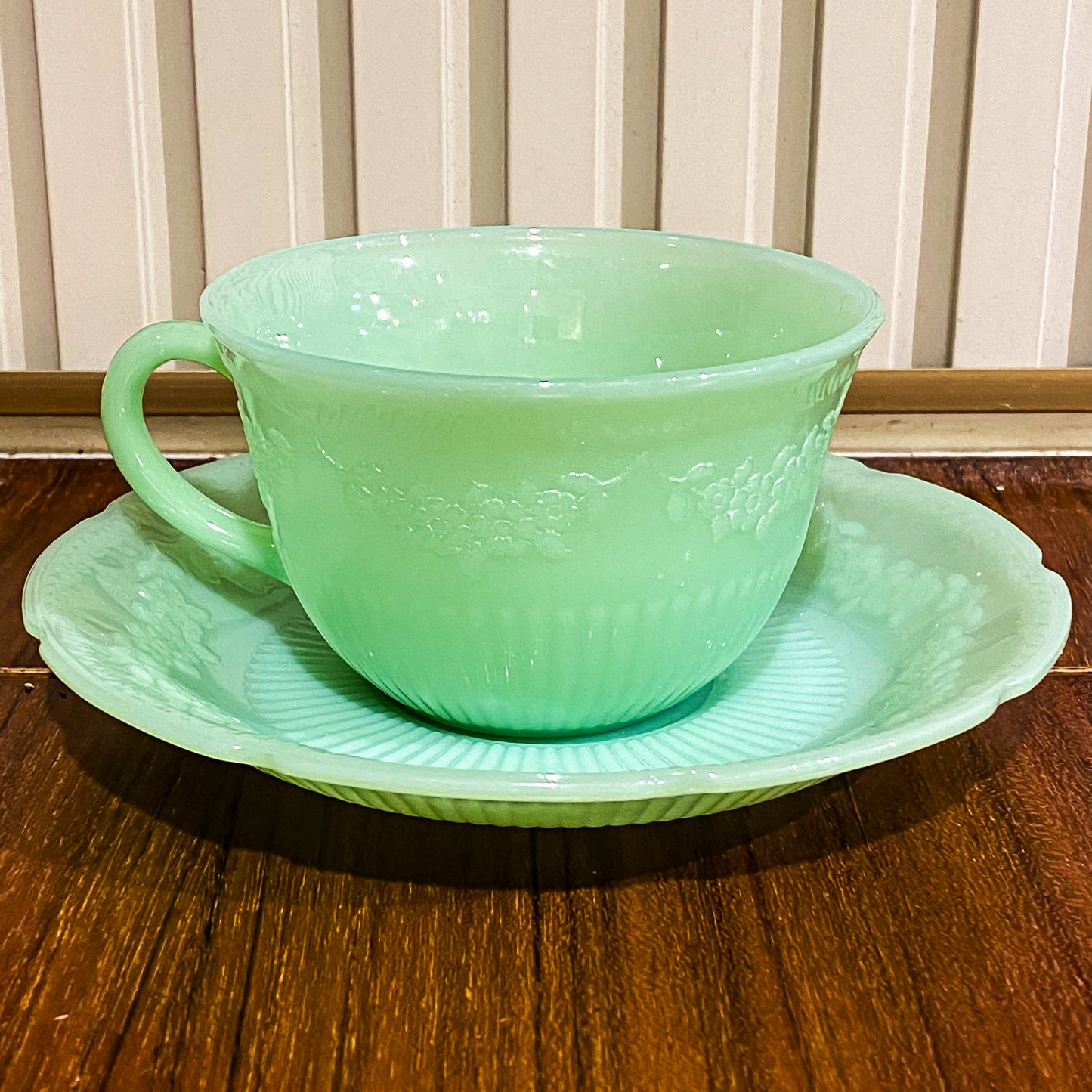 FireKing Jadeite Alice Cup & Sauce (alice3)