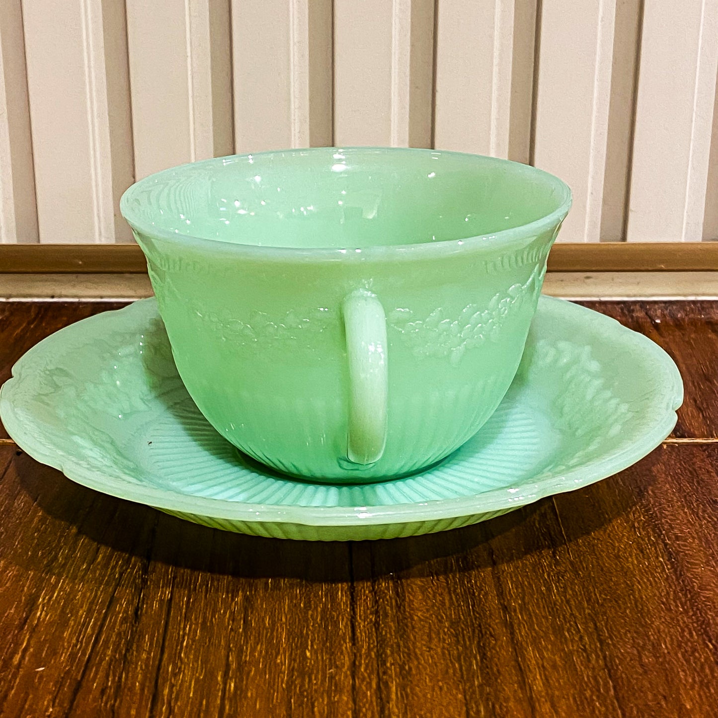 FireKing Jadeite Alice Cup & Sauce (alice3)