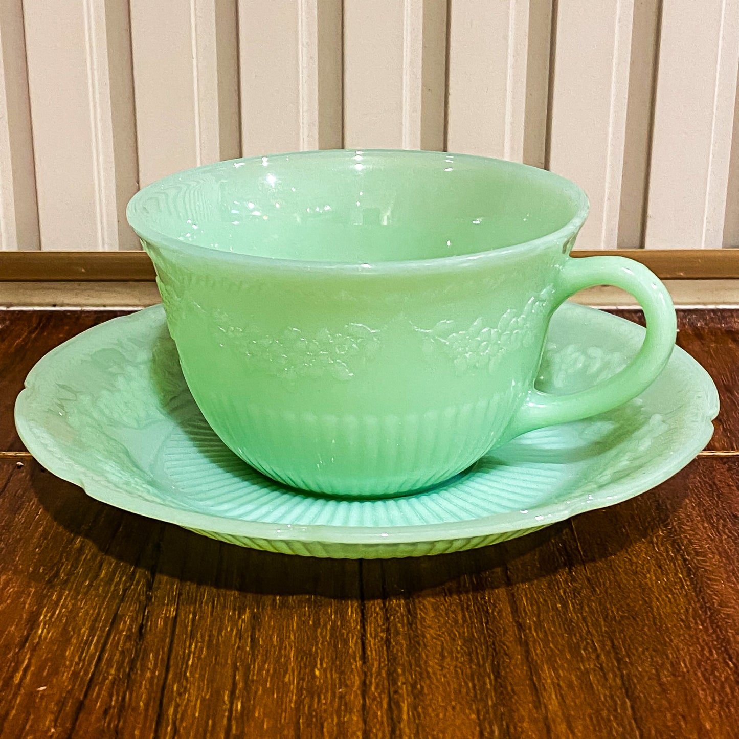 FireKing Jadeite Alice Cup & Sauce (alice3)