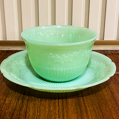 FireKing Jadeite Alice Cup & Sauce (alice3)