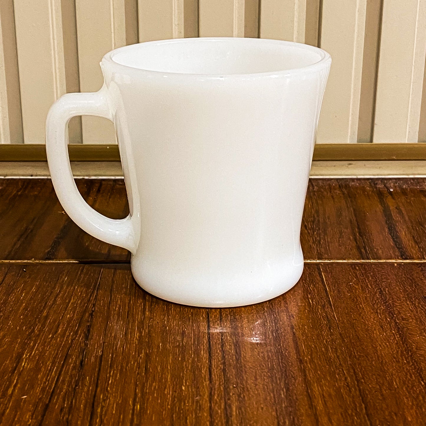 FireKing Esso Tiger D-handle Mug (ESSO1)