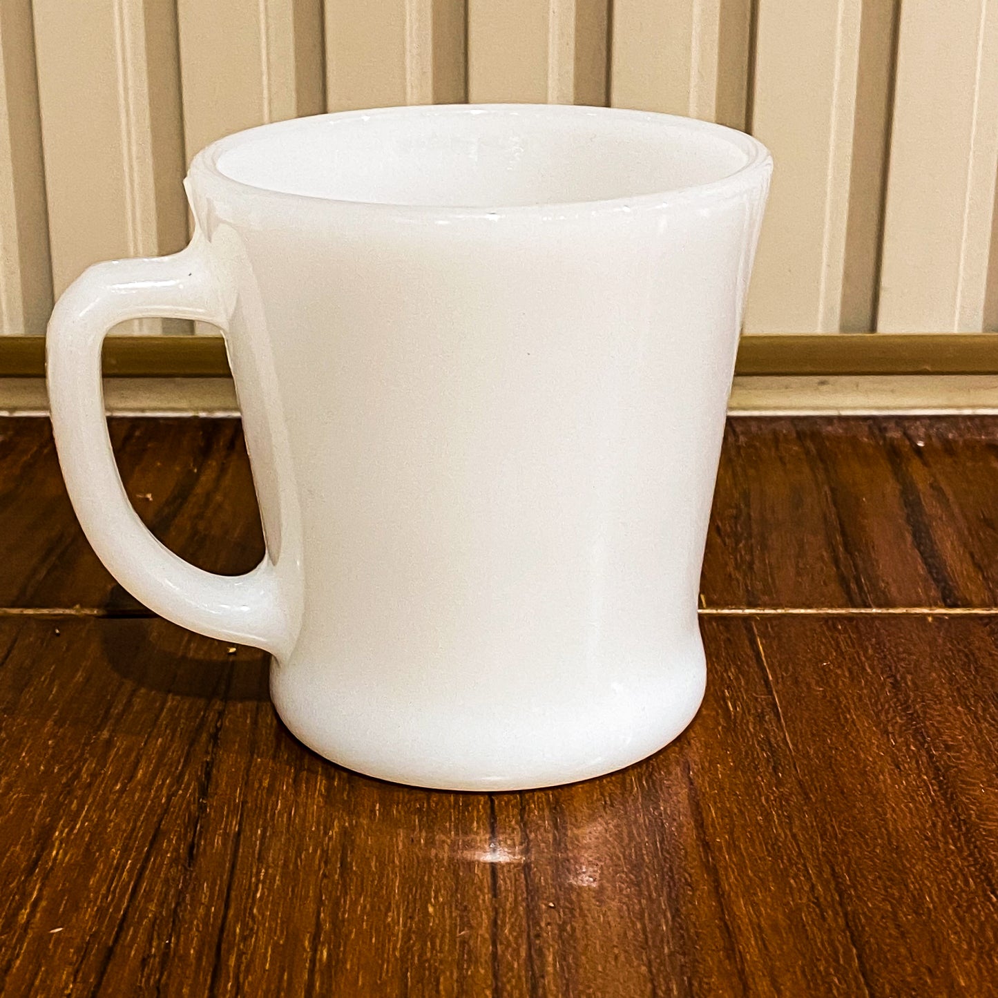 FireKing Esso Tiger D-handle Mug (ESSO4)