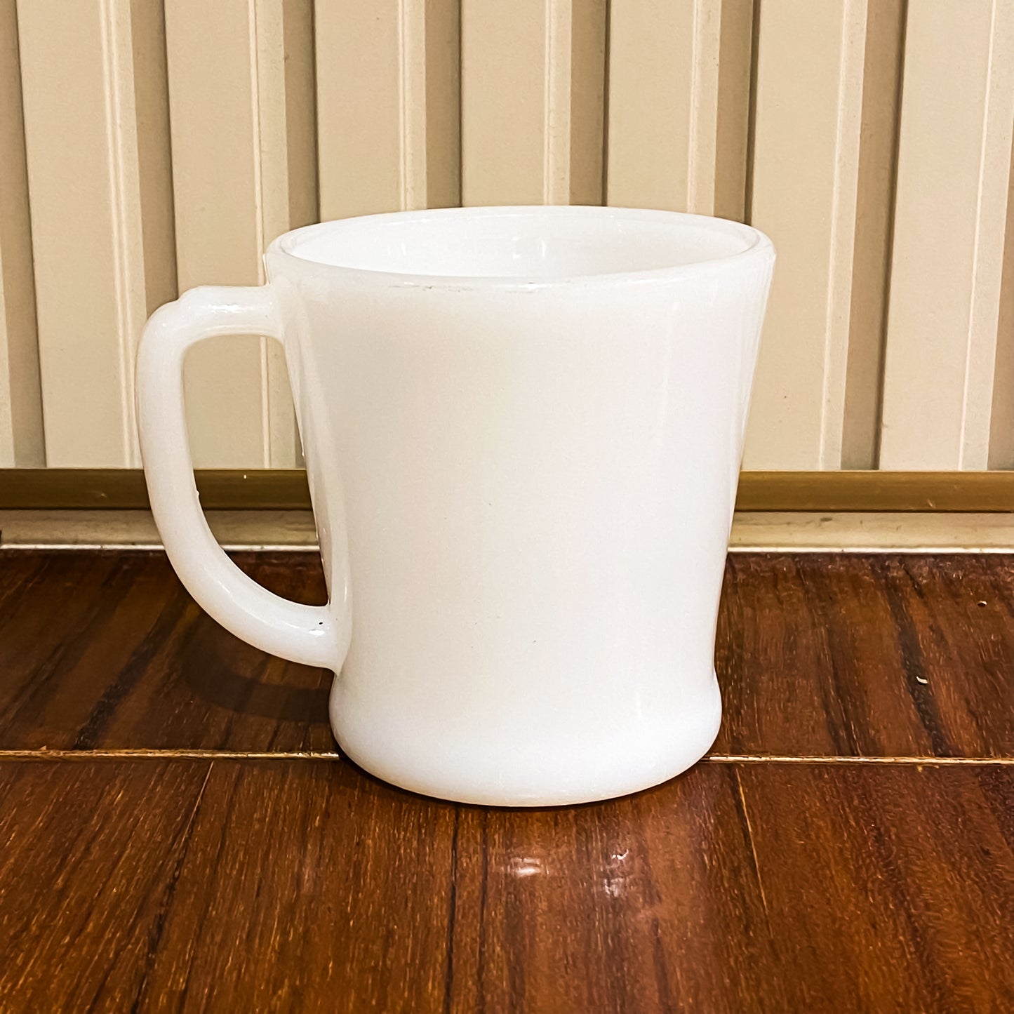 FireKing White D handle Mug, Made in USA 1960s (Wht-2）
