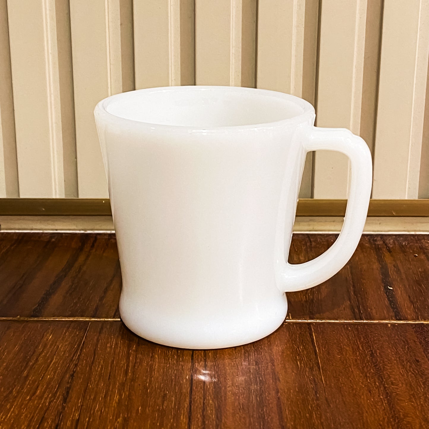 FireKing White D handle Mug, Made in USA 1960s (Wht-2）