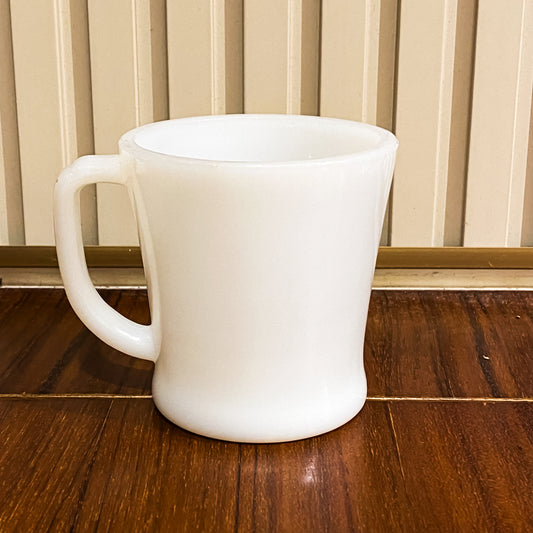 FireKing White D handle Mug, Made in USA 1960s (Wht-3）