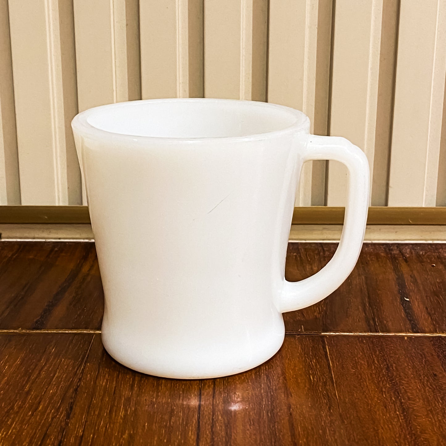 FireKing White D handle Mug, Made in USA 1960s (Wht-3）